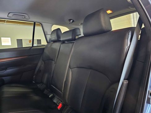 Used 2013 Subaru Outback 2.5i Limited w/ Moonroof Pkg AWD/4WD image 18