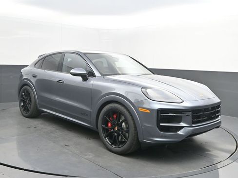 New 2026 Porsche Cayenne GTS image 9