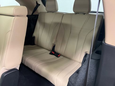 Used 2023 Acura MDX SH-AWD w/ Technology Package image 11