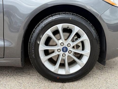Used 2019 Ford Fusion SE FWD image 12