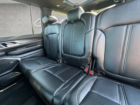 Used 2024 Jeep Wagoneer 4WD w/ Premium Group I image 22