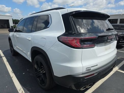 Used 2024 GMC Acadia Elevation w/ Black Edition FWD image 8