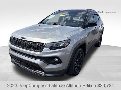 Used 2023 Jeep Compass Latitude w/ Convenience Group AWD/4WD image 4
