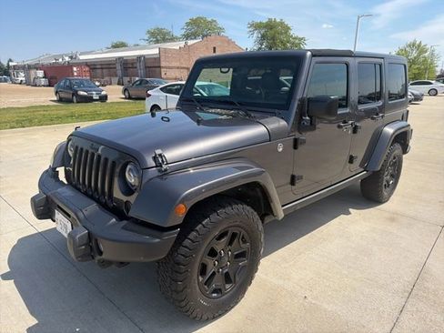 Used 2016 Jeep Wrangler Unlimited Sahara AWD/4WD image 2