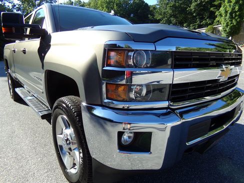 Used 2017 Chevrolet Silverado 2500 LT w/ Z71 Package, Off-Road AWD/4WD image 4