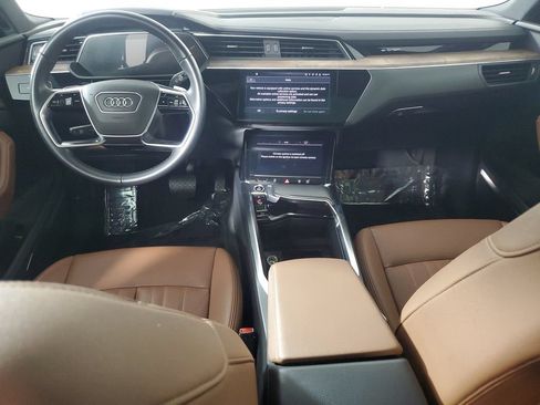 Used 2023 Audi e-tron Premium Plus w/ Premium Plus Package AWD/4WD image 15