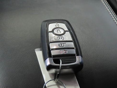 Used 2023 Ford Explorer XLT w/ Equipment Group 202A RWD image 18