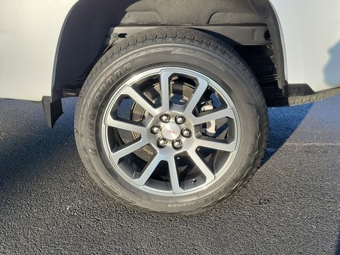 Used 2022 GMC Canyon Denali image 29