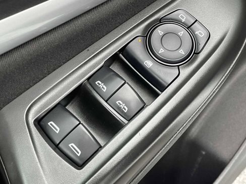 Used 2022 Chevrolet Bolt EUV LT w/ Driver Confidence Package image 12