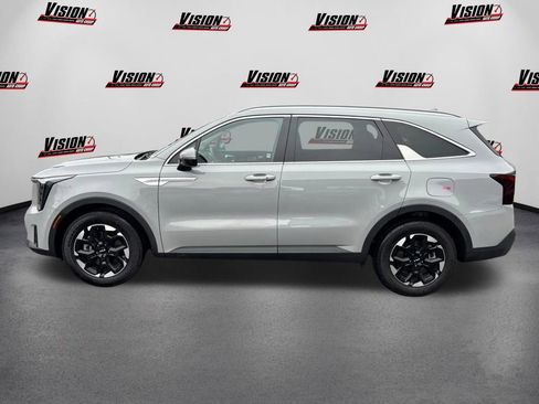 Certified 2025 Kia Sorento S w/ Panoramic Sunroof Package image 8