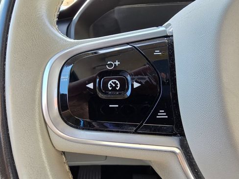 Used 2019 Volvo XC90 T6 Momentum w/ Advanced Package AWD/4WD image 23