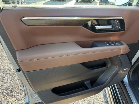 New 2026 Chevrolet Tahoe High Country AWD/4WD image 12