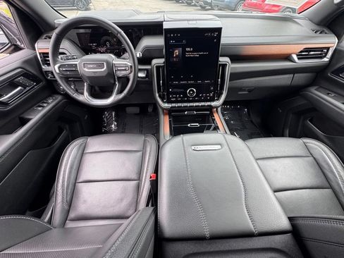 Used 2025 GMC Yukon Denali AWD/4WD image 27