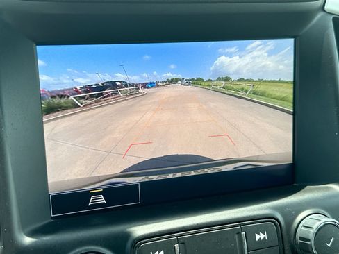 Used 2023 GMC Terrain SLT AWD/4WD image 17