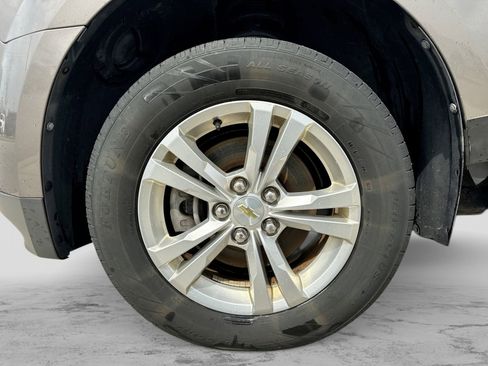 Used 2010 Chevrolet Equinox LS FWD image 4