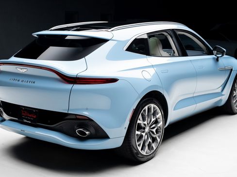 Used 2023 Aston Martin DBX image 31