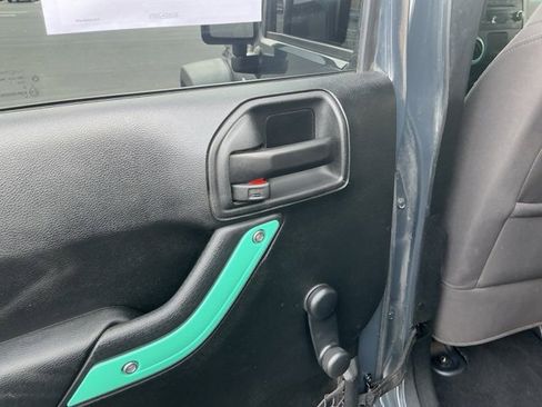 Used 2017 Jeep Wrangler Unlimited Sport w/ Connectivity Group image 19