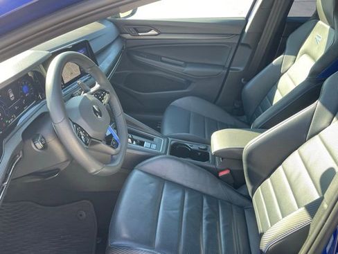 Used 2022 Volkswagen Golf R image 11