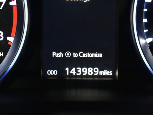 Used 2015 Toyota Highlander XLE image 38