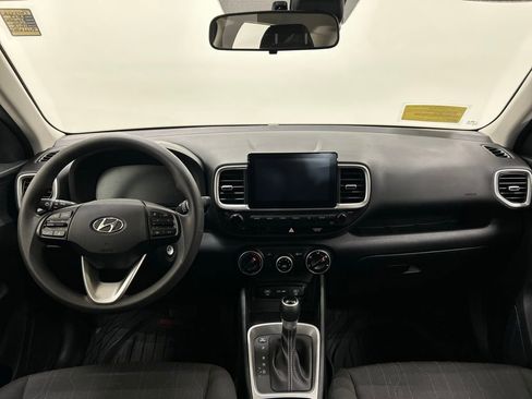 Used 2023 Hyundai Venue SE image 14