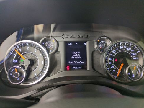 Used 2020 RAM 1500 Big Horn AWD/4WD image 15