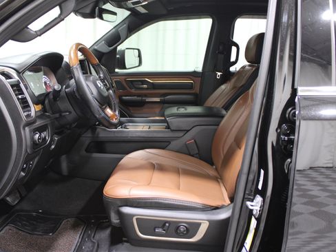 Used 2019 RAM 1500 Limited image 3