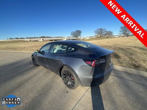Used 2022 Tesla Model 3 Performance image 3