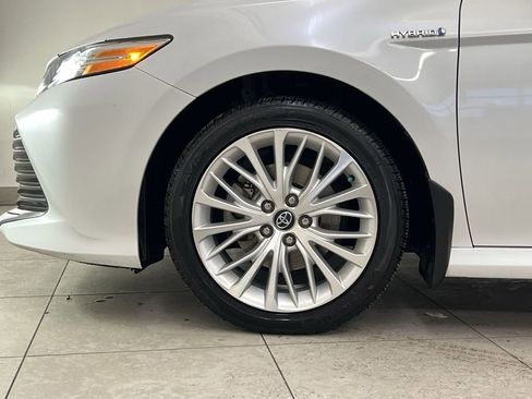 Used 2020 Toyota Camry XLE image 10