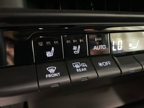 Certified 2026 Toyota Crown AWD/4WD image 27