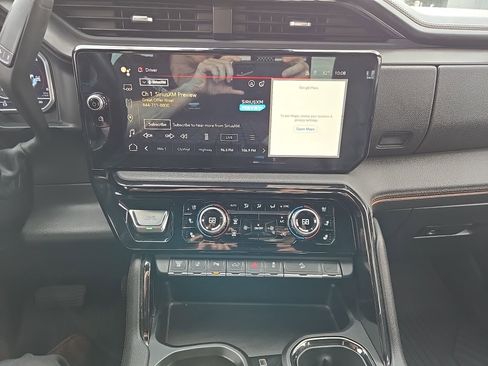 Used 2024 GMC Sierra 2500 AT4 w/ AT4 Premium Plus Package image 4