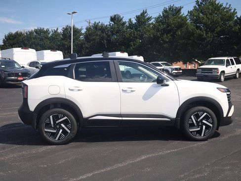 New 2026 Nissan Kicks SV w/ Cold Weather Package FWD image 4
