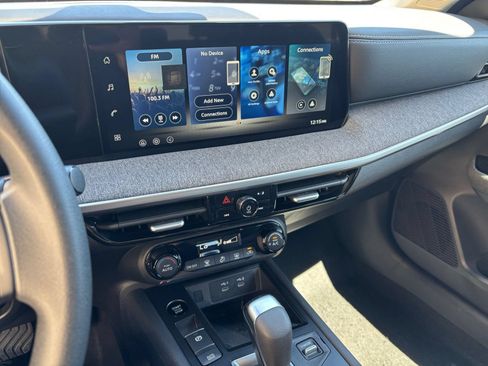 Used 2026 Nissan Kicks SV FWD image 14