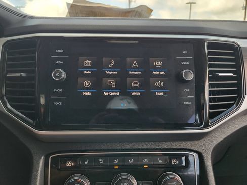 Used 2023 Volkswagen Atlas SE FWD image 18