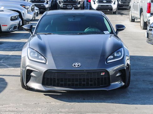 Used 2022 Toyota GR86 Premium image 2