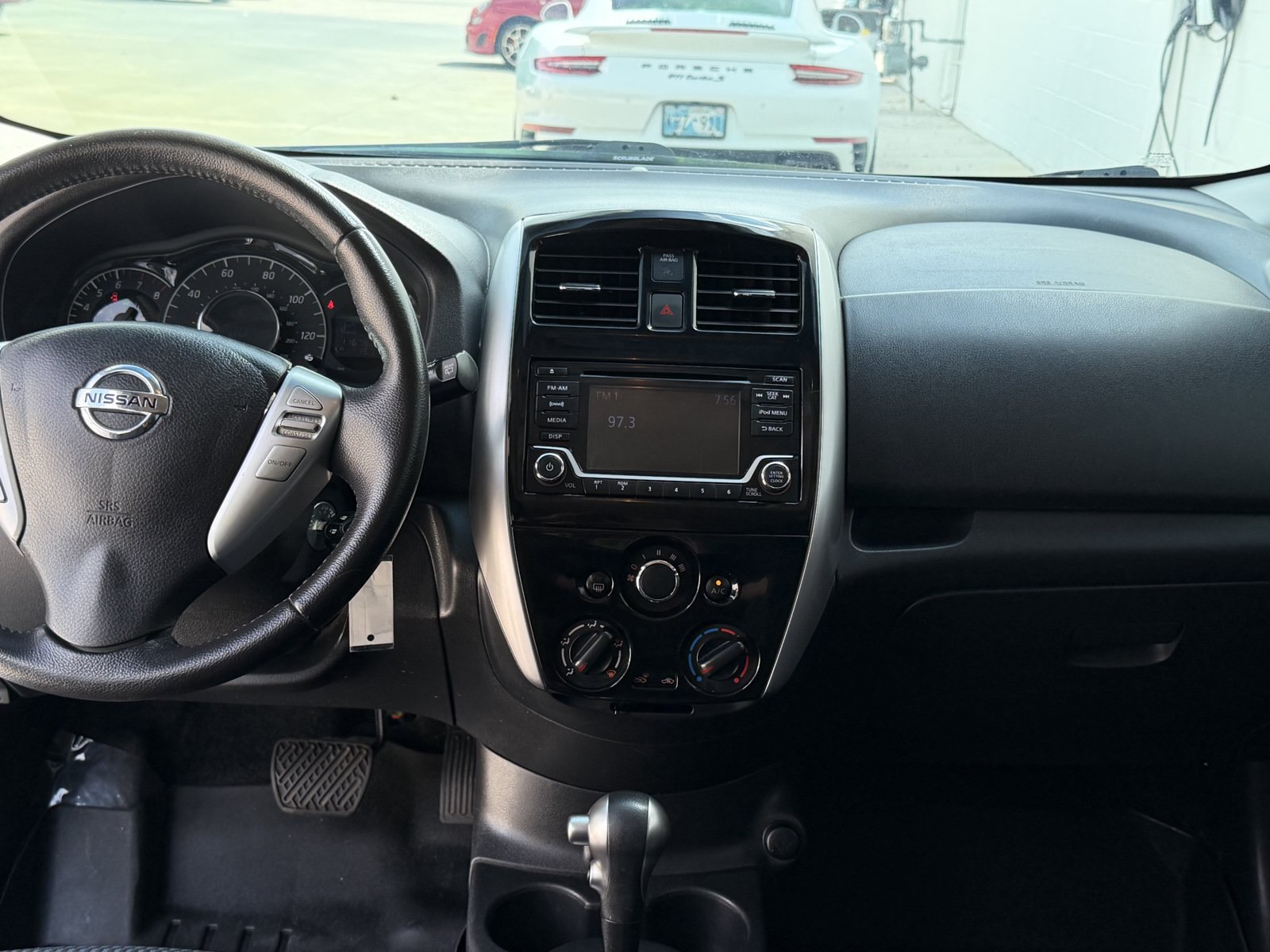 Used 2018 Nissan Versa Note SV FWD image 27