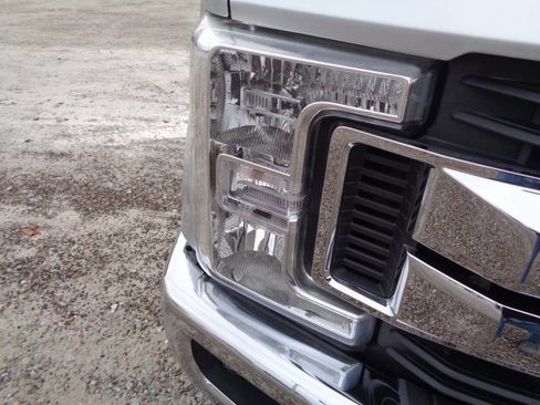 Used 2019 Ford F250 XLT w/ XLT Premium Package image 27