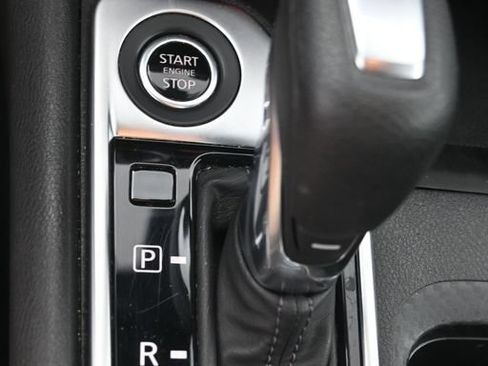 Used 2024 Nissan Sentra SV FWD image 30