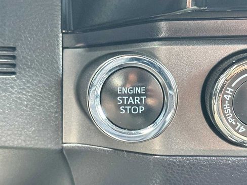 Used 2018 Toyota Tacoma TRD Sport image 23