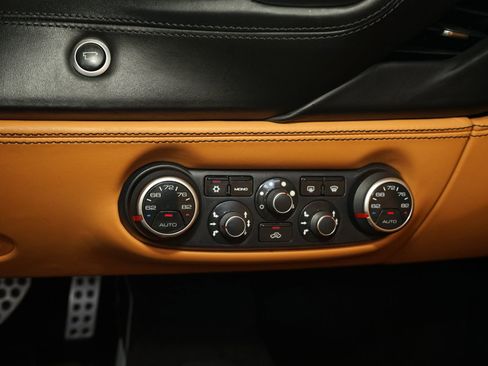 Used 2018 Ferrari 488 Spider RWD image 18