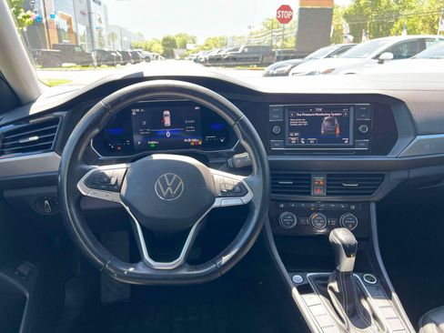 Used 2023 Volkswagen Jetta SE FWD image 24