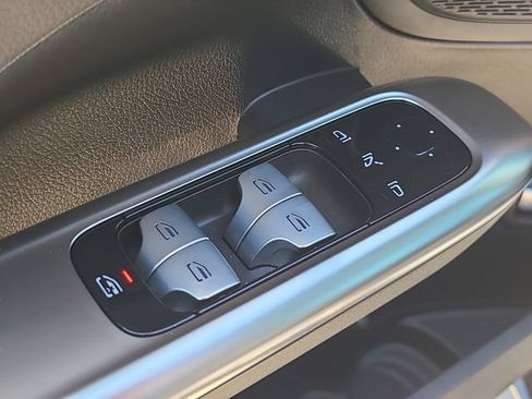 Used 2023 Mercedes-Benz C 300 Sedan image 17