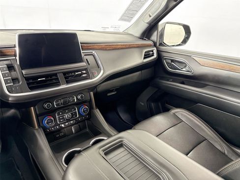 Used 2023 Chevrolet Suburban High Country w/ Premium Package 2 AWD/4WD image 34