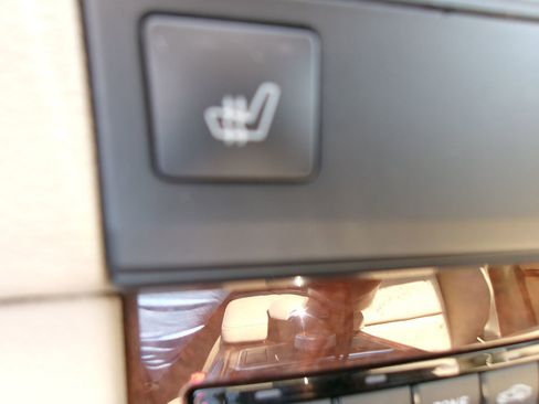 Used 2012 Mercedes-Benz E 350 4MATIC Sedan image 20