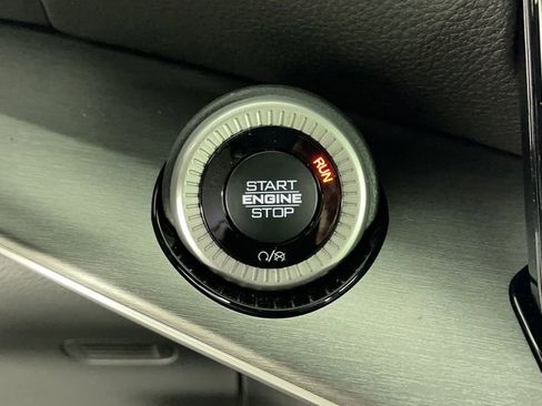 New 2025 Jeep Wagoneer L Series II image 22