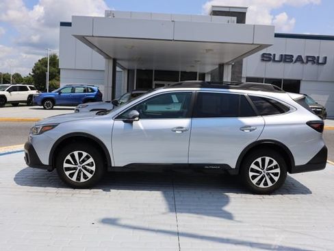 Certified 2022 Subaru Outback Premium w/ Tech Package 1 AWD/4WD image 2