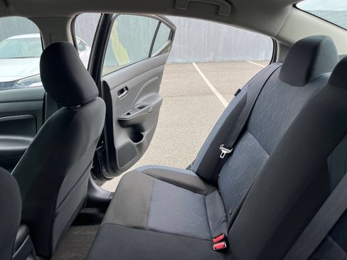 Used 2025 Nissan Versa SV FWD image 38