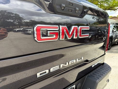 Used 2024 GMC Sierra 1500 Denali w/ Technology Package RWD image 17