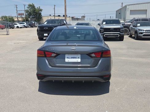 Used 2025 Nissan Altima 2.5 SV FWD image 7