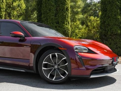 Used 2022 Porsche Taycan 4 Cross Turismo w/ Premium Package AWD/4WD image 7