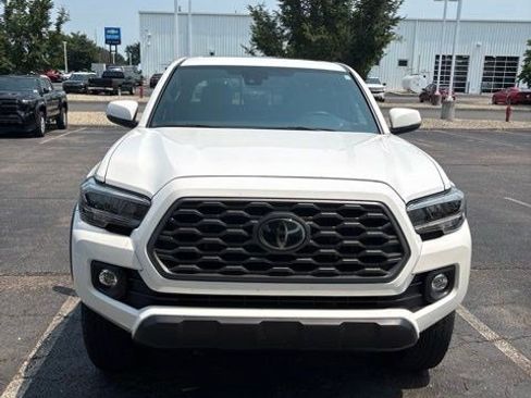 Used 2021 Toyota Tacoma TRD Off-Road w/ TRD Premium Off Road Package AWD/4WD image 5